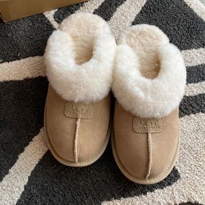 Ugg Austria size 6 Coquette - never worn